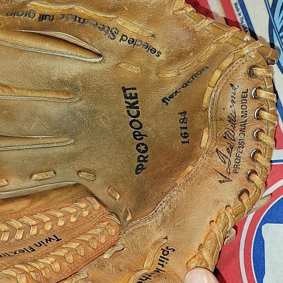 Vtg Ted Williams glove - Picture 10 of 10